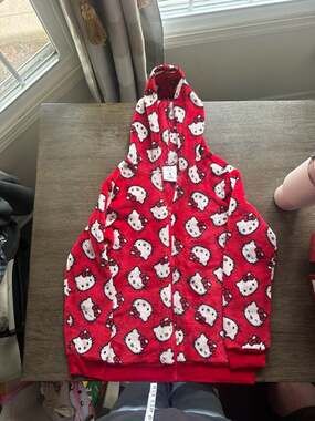Sanrio Hello Kitty Girls Red Fleece Zip-Up Hoodie Size XL(16)